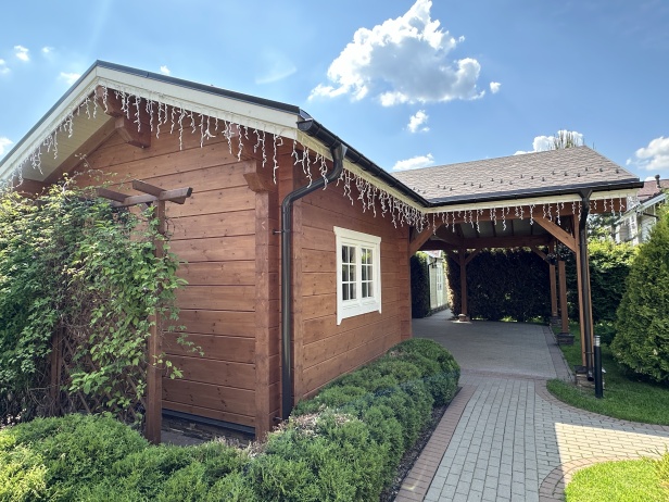 Фото Навес для автомобиля с хозблоком