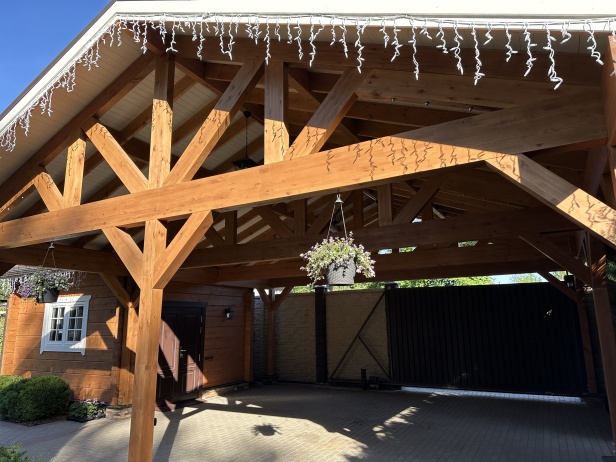 Фото Навес для автомобиля с хозблоком